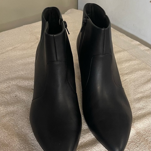 Clarks Linvale Judith Leather ankle boots 11W - Picture 2 of 7